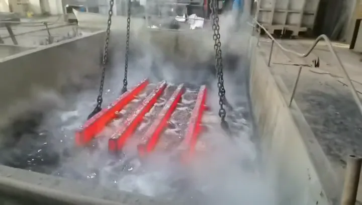 Batch immersion quenching of SAG mill liners